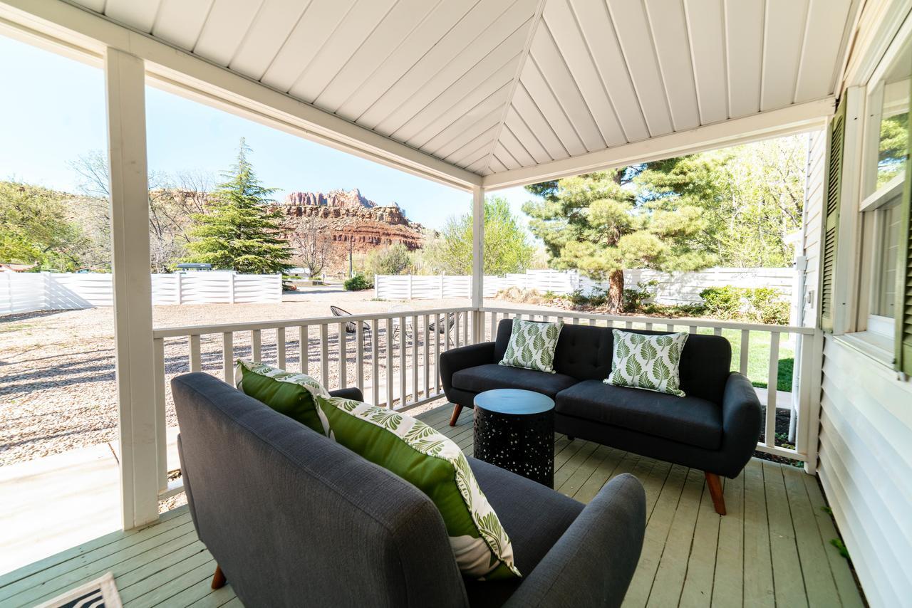 Heller House Inn On MainRockville エクステリア 写真